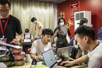美妆直播：从国货崛起到无人缺席1