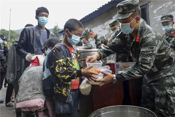 冕宁大水后的山民和村庄