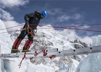 现代登山者：从征服到与自然融合