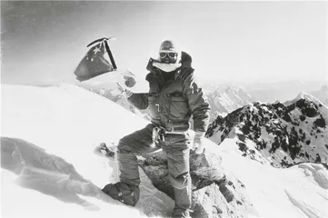 现代登山者：从征服到与自然融合3