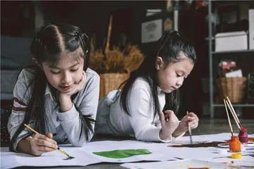 理解孩子的同伴世界：一个小学班主任的教育实践