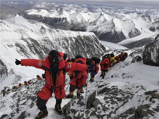 自主登山30年：一个学生社团对山峰的探索