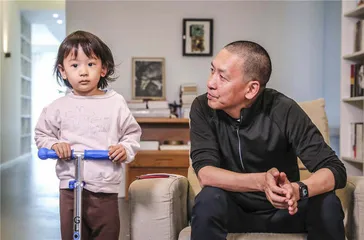 他肯定能学会自己吃饭