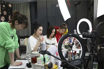 “哆啦”薇娅：站在直播带货的风口3