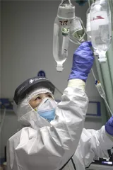 武汉一线护士长：“我儿子才7岁，妈妈给他做个榜样”