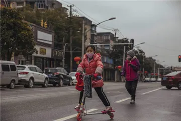 张利，独自担责3