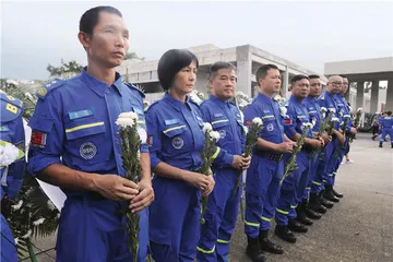 救出的15人与消失的2人：一起户外救援悲剧