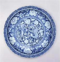 青花凤纹花口盘：中西杂糅