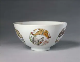 粉彩天球瓶：精细图像时代3