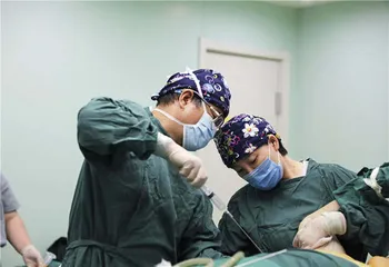 颜值时代，中国男性开始整形1