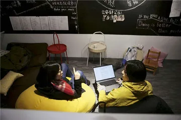 学生们都听“得到”了，老师还能干啥?
