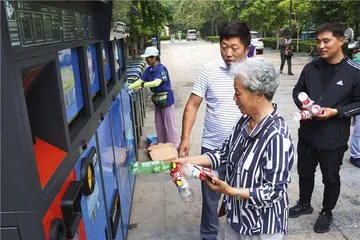 垃圾分类二十年，屡败屡战