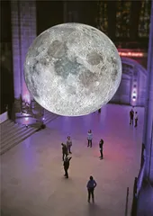 博物馆里的月球与地球
