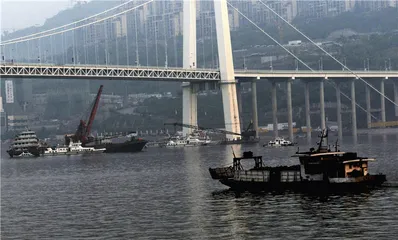 坠江背后的命运与怒火