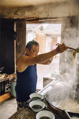 来一碗早面，继续追赶生活