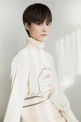 李宇春：13年过去，我还在向前走