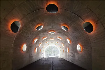 马岩松：超现实是关键词