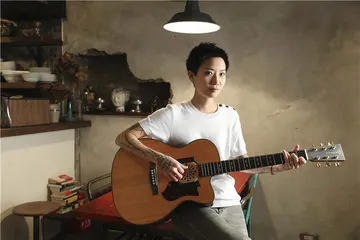 卢凯彤：用鱼刺雕刻故事1