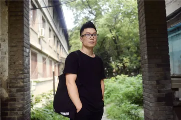 人行道、菜市场和城市里的人3