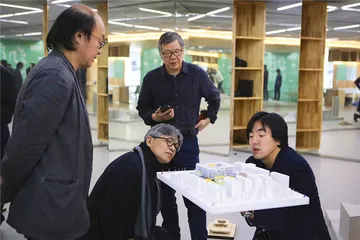 批量生产的深圳“新校园”2
