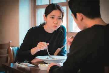《经常请吃饭的漂亮姐姐》，大龄女性的精神安慰剂？1