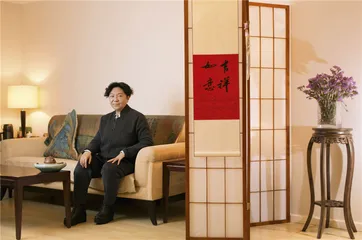 《北京法源寺》：寺庙中的《茶馆》