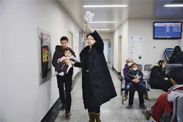 儿科：一场流感冲击下的脆弱诊室