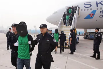 非洲别墅里的中国电信诈骗犯