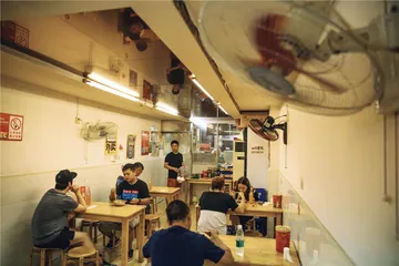 武汉深夜寻食：从小龙虾到草根家常5