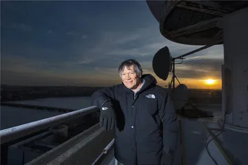 宇宙到底怎样长大