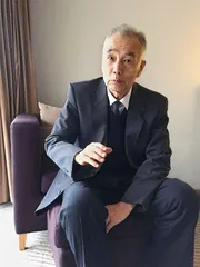 他是一个“终身反对派”
