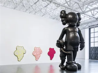 KAWS：从街头涂鸦走入美术馆