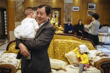 寓言的转折：吴仁宝后的华西村