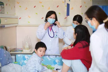 孩子生病，迷信还是拒绝抗生素？