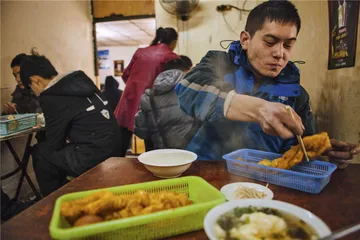 快递小哥：物流线下的隐身生活1