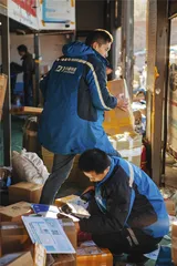 快递小哥：物流线下的隐身生活4