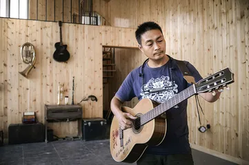 新工人艺术团：一场大地上的社会实践