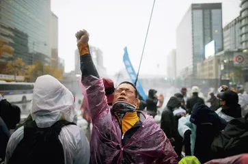 朴槿惠与崔顺实，浮出水面的冰山一角
