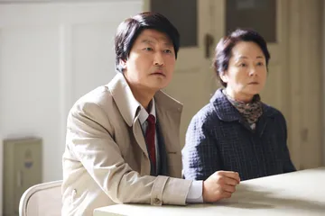 韩国政治电影：“发动战争的小妇人”1
