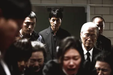 韩国政治电影：“发动战争的小妇人”5
