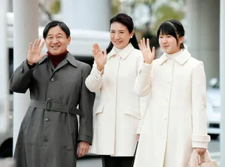 日本天皇退位：传统的曲折更新3