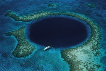 加勒比，在七彩的光与热里
