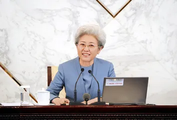 国防预算与新型武器装备