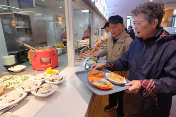 老在大城市，谁来照护你？3