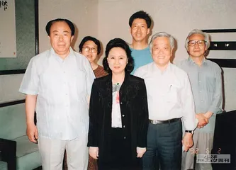 从750万本盗版书开始：大陆琼瑶小说出版记1