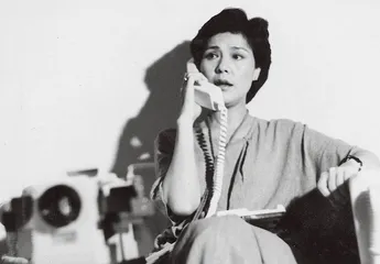 归亚蕾：两个世界，几许痴迷