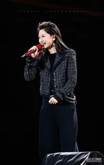 “凤凰传奇”开唱：年轻人的“军训”现场2