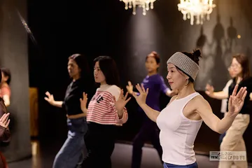 “60后、70后，交个朋友”