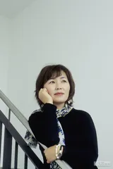 她过去或许勇敢 现在沉默安静