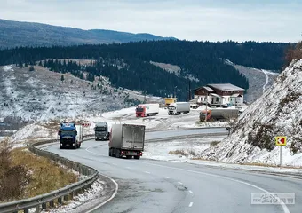 中俄跨境卡车：一场两万公里的“马拉松”